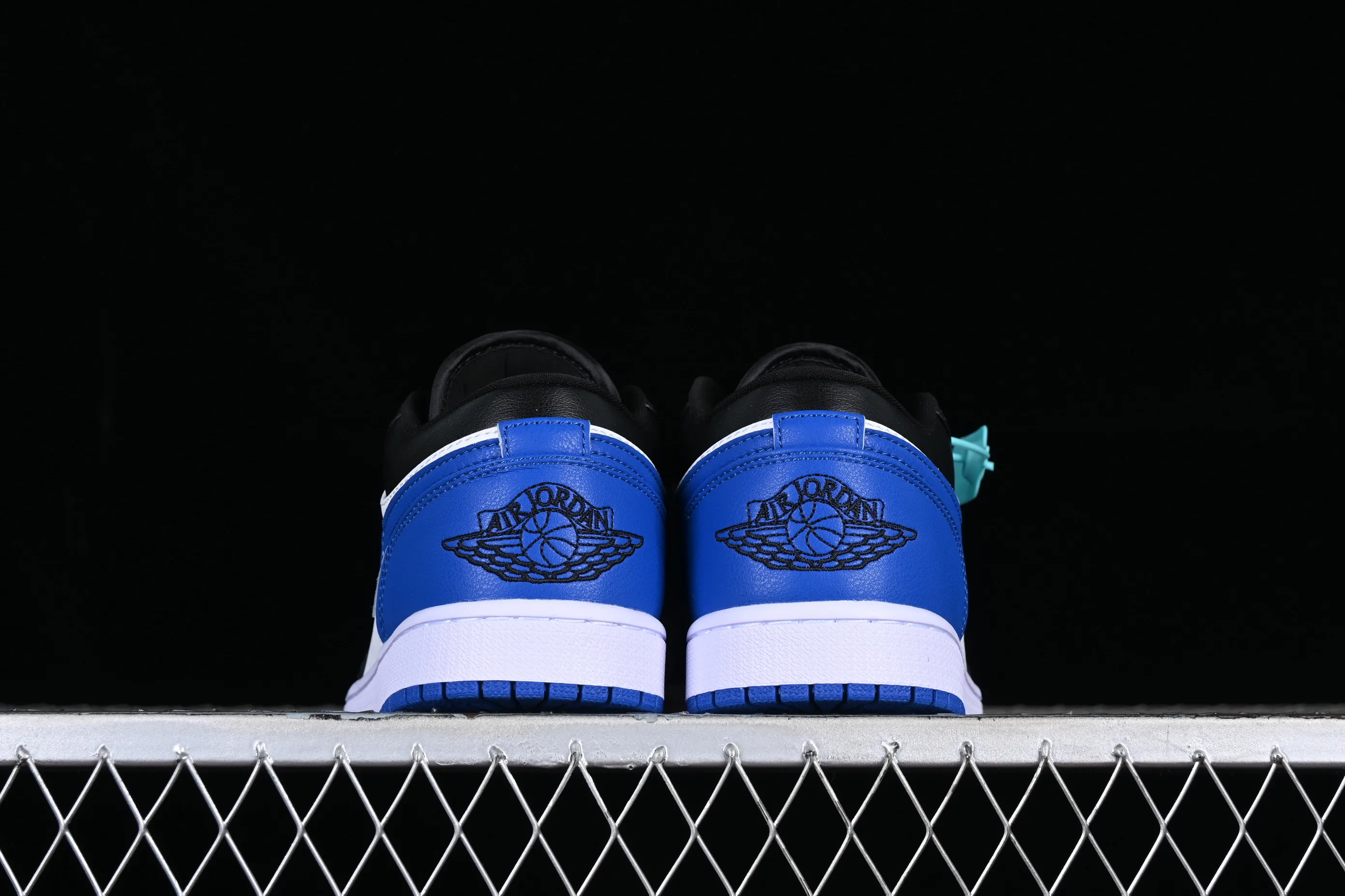 All categories Air Jordan Jordan series basketball shoes Air Jordan 1 Low Z version Air Jordan 1 Low AJ1 Joe 1 black and white low-top cultural basketball shoes 553558-140